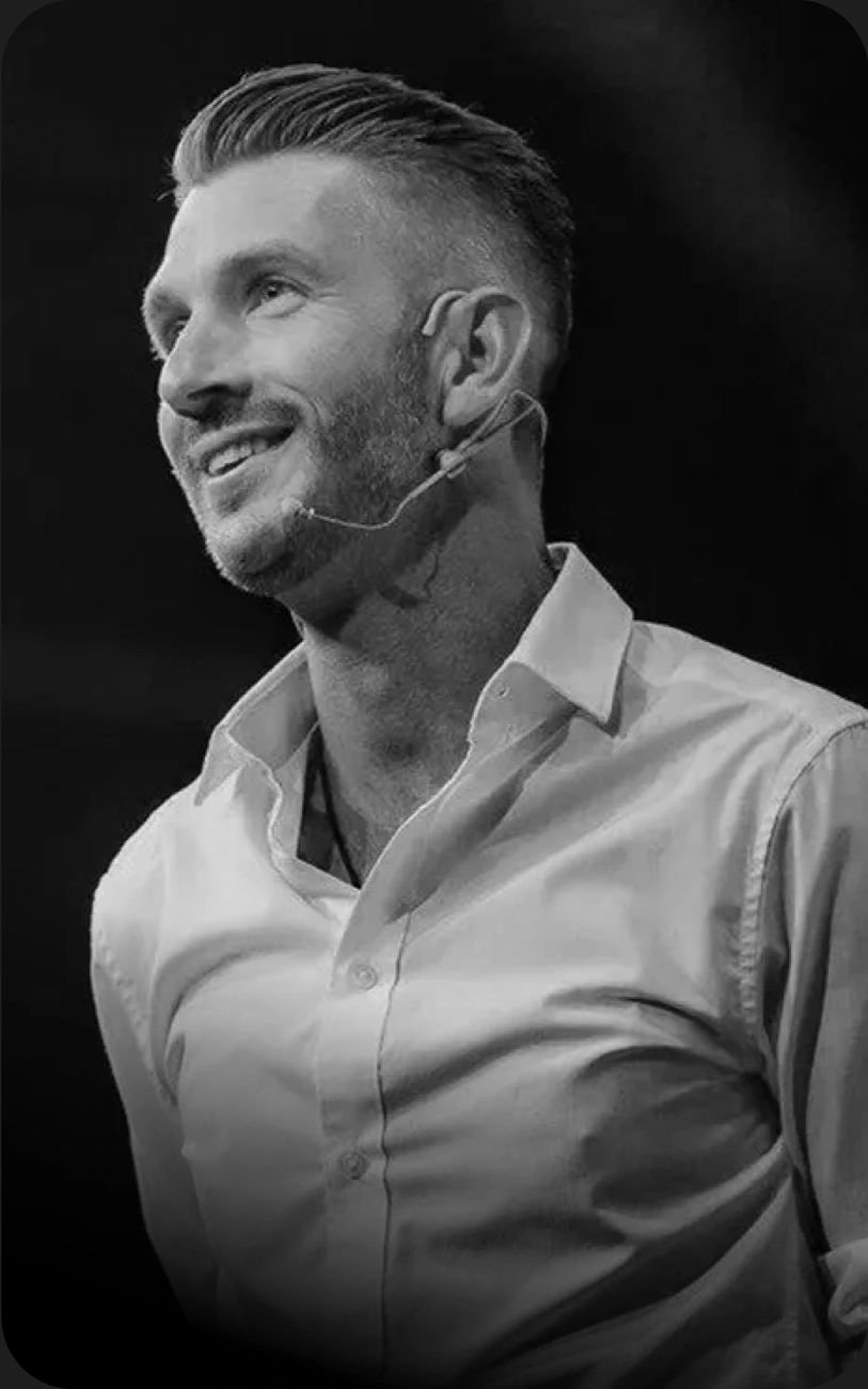 Tim, ein europäischer Biohacker, mit dem Hume Band 2.0